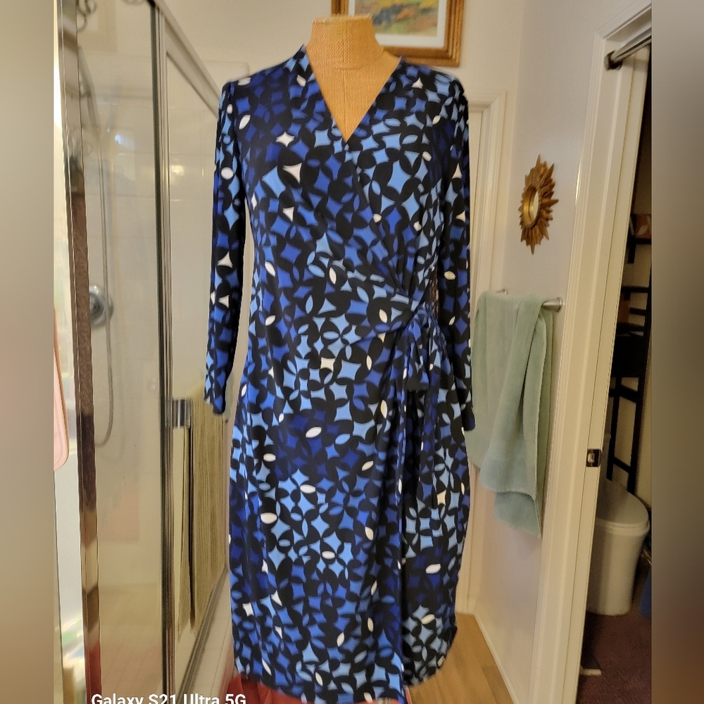Anne Klein Blue and Black Geometric Long Sleeve Dress
